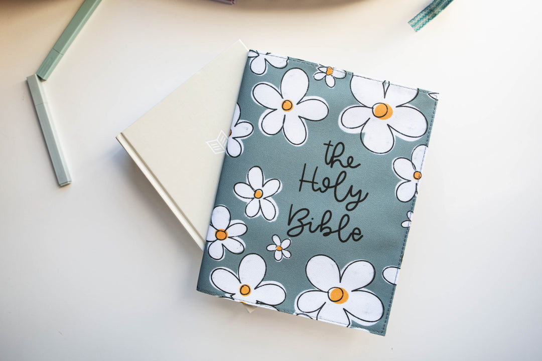 Daisy Grace She Reads Truth Bible SLIPCOVER - Kingfolk Co