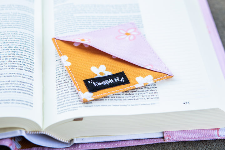 Daisy Corner Bookmark - Kingfolk Co