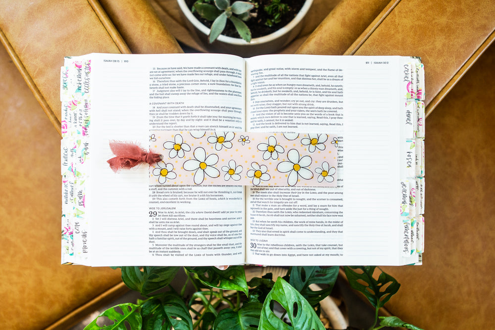 Daisy Acrylic Bookmark - Kingfolk Co